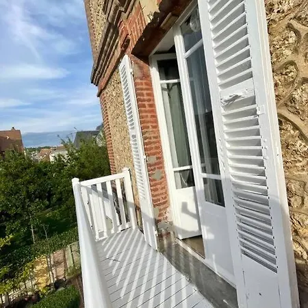Apartment Somptueux 25m2, Balcon, Plein Centre Deauville