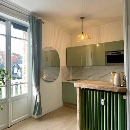 Apartment Somptueux 25m2, Balcon, Plein Centre *