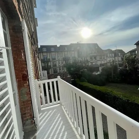 Apartment Somptueux 25m2, Balcon, Plein Centre
